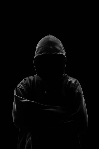 Silhouette d'un hacker isloated sur fond noir — Photo