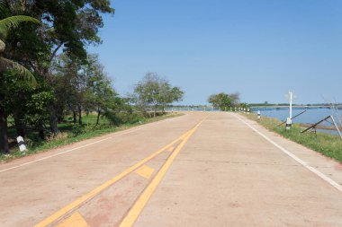 Lam Pao Barajı Kalasin Eyaleti, Tayland etrafında yol