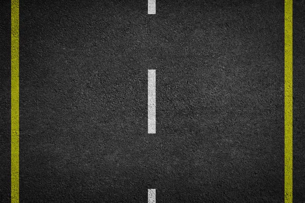 Asfalt yol üstten görünüm. Highway çizgi işaretleri.