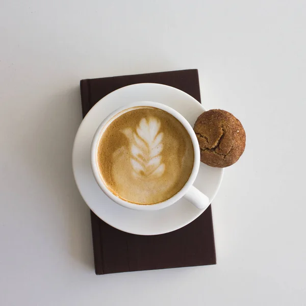 En sevilen kitaplar ve siyah çikolatalarla vakit geçirmek.