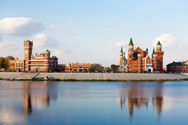 Böschung in Joschkar-ola. Russland — Stockfoto