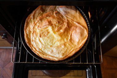 Süzme peynir fırında güveç