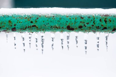 Boru buz gibi donmuş