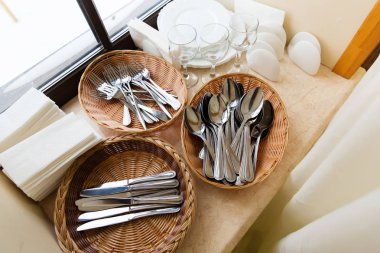 Çatal, kaşık ve bıçak sepeti