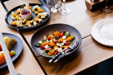 Masa restoranda servis