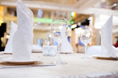 Restoranda servis masası