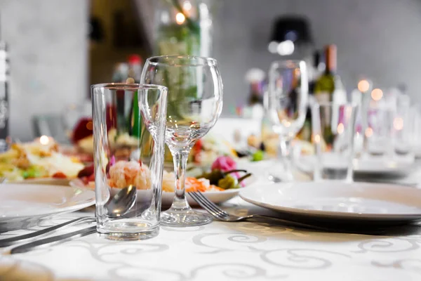 Restoranda servis masası