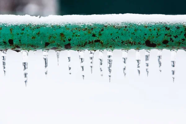 Boru buz gibi donmuş