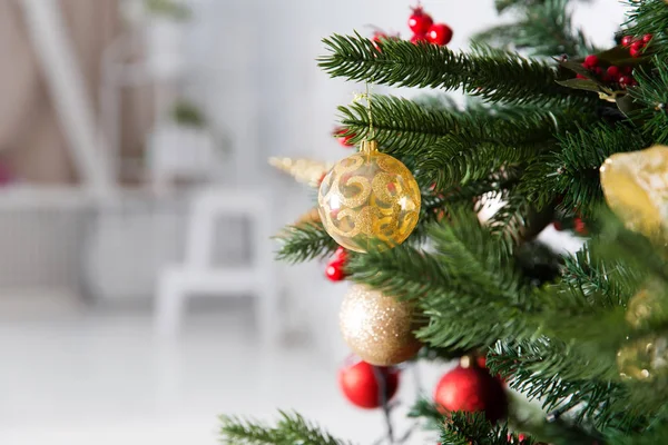 Oyuncaklar Işıklar Garland Ile Noel Ağacı — Stok fotoğraf