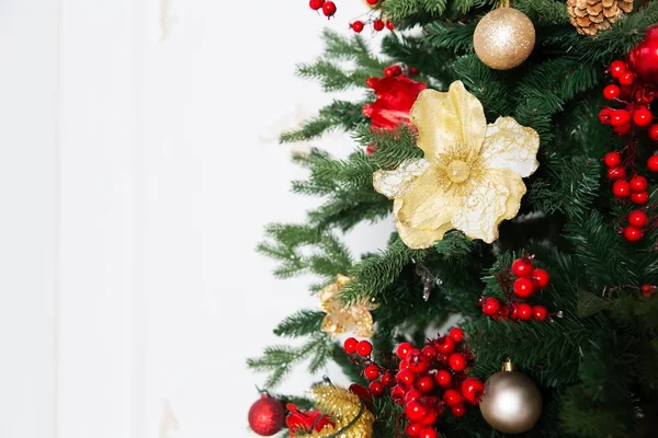 Árvore Natal Com Brinquedos Luzes Guirlanda — Fotografia de Stock