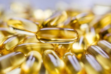 Kapsül, vitamini Omega-3 balık yağı