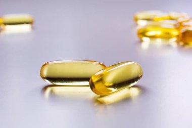 Kapsül, vitamini Omega-3 balık yağı