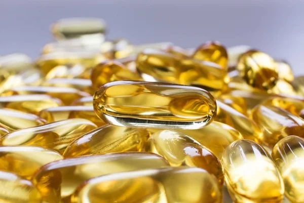 Kapsül, vitamini Omega-3 balık yağı