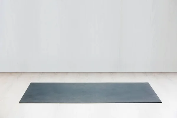 Yoga mat katta spor salonu