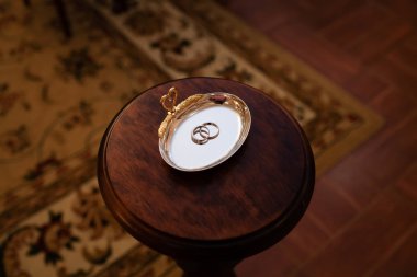 Altın alyans yüzük için stand