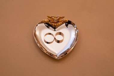 Altın alyans yüzük için stand