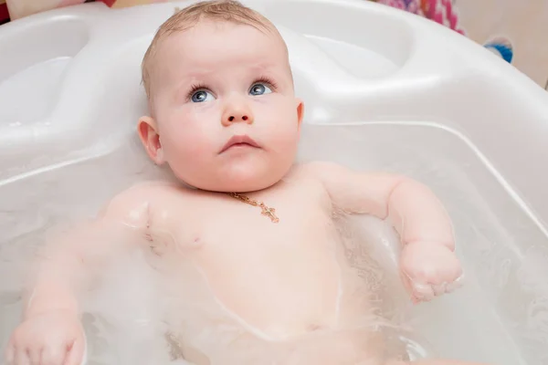 Μπάνιο μωρού στο μπάνιο — Φωτογραφία Αρχείου