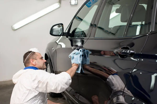 Leštěné černé auto — Stock fotografie