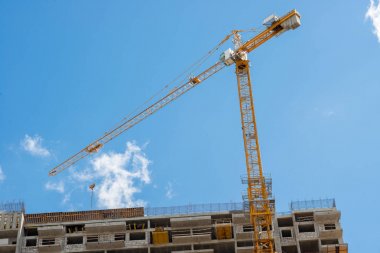 Kule vinç bir konut ev inşaat