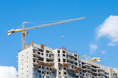 Kule vinç bir konut ev inşaat