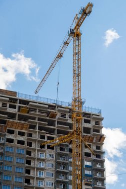 Kule vinç bir konut ev inşaat