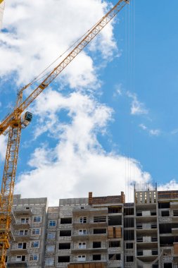 Kule vinç bir konut ev inşaat