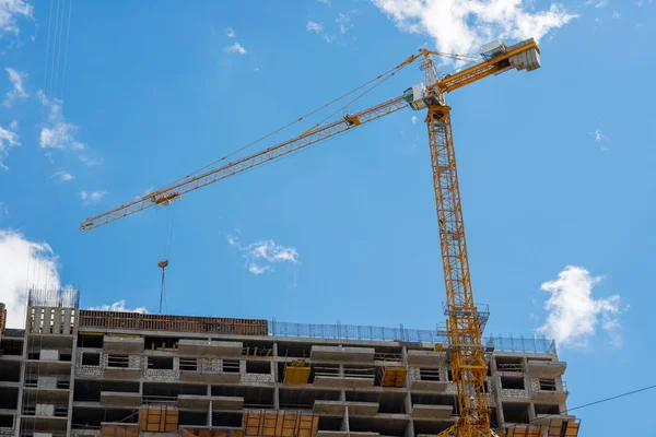 Kule vinç bir konut ev inşaat