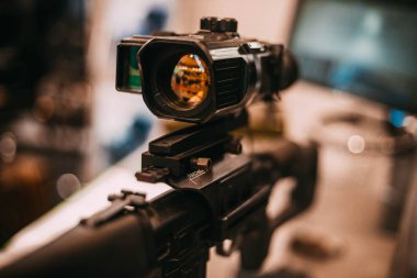 Kiev, Ukrayna - 21 Ekim. 7.62 mm Dragunov keskin nişancı tüfeği (Agi, Grau endeksi - 6v1) - yarı otomatik keskin nişancı tüfeği, 1957-1963 yıllarında geliştirilen bir grup tasarımcı Evgeny Dragunov önderliğinde. 