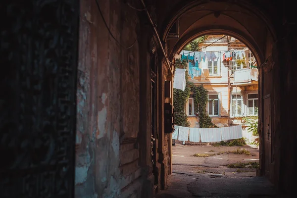 Odessa'daki sakin avluya