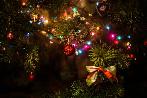 Árbol Navidad Con Decoraciones Para Fondo —  Fotos de Stock
