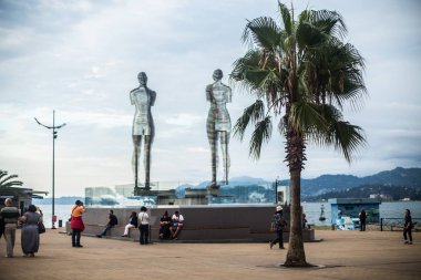 Batum / Georgia 20. Kasım 2019 Ali ve Nino bir kadın ve erkek heykeli.