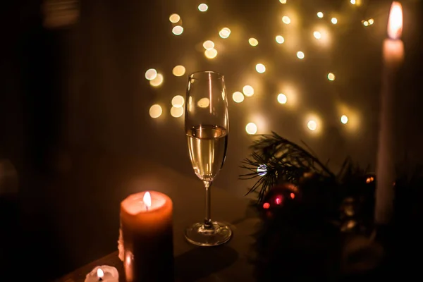 Christmas Champagne Table Background Garlands — Stock Photo, Image