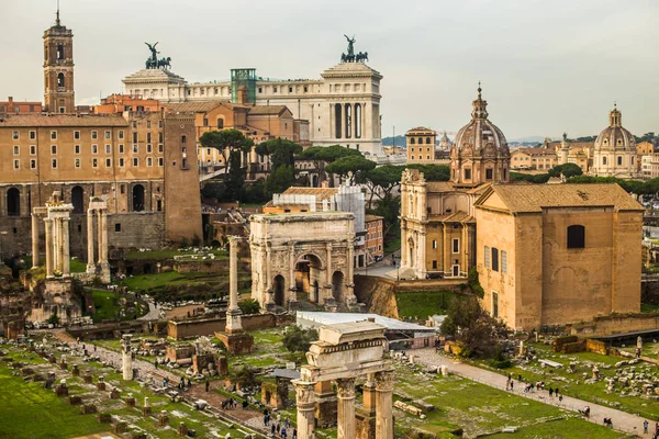 Italy ローマ14 2019年12月 ローマフォーラムの遺跡 — ストック写真