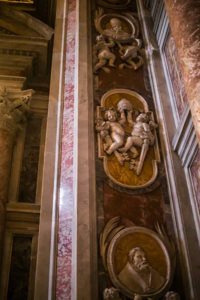 Itália Roma Dezembro 2019 Paredes Internas Basílica São Pedro — Fotografia de Stock