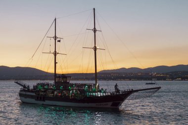 Sunset bay üzerinde