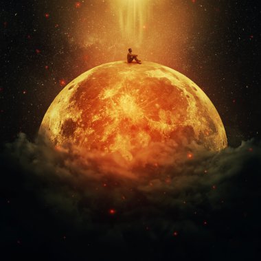 Genç çocuk bulutların üzerindeki bir gezegende tek başına duruyor.