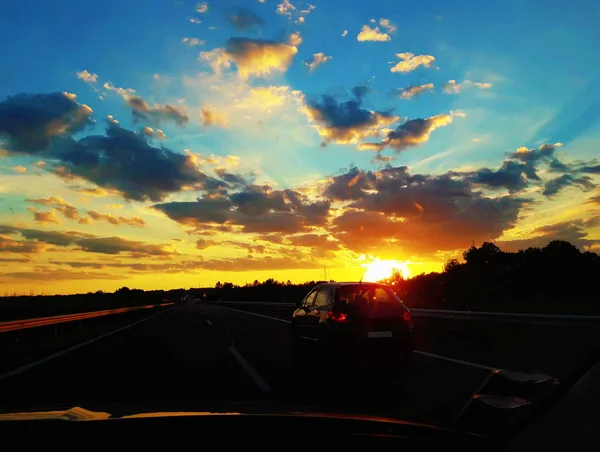 Magnifik solnedgång highway — Stockfoto