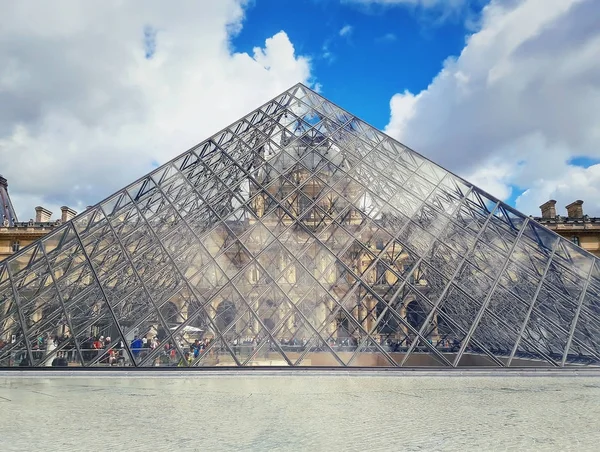 Glaspyramiden Louvren — Stockfoto