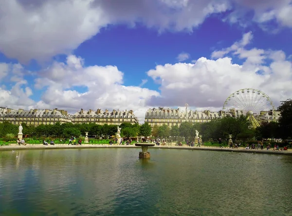 Jardin des Tuileries — Stockfoto