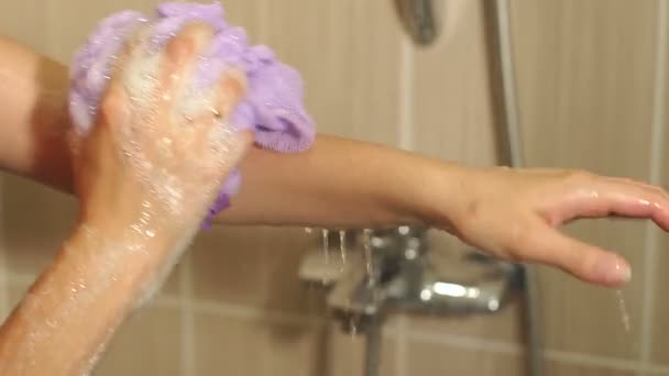 videó a lány zuhanyozni