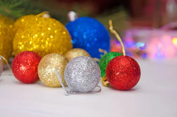 Bolas Navidad Multicolores Decoraciones Árboles Navidad Fondo Con Bolas Navidad — Foto de Stock