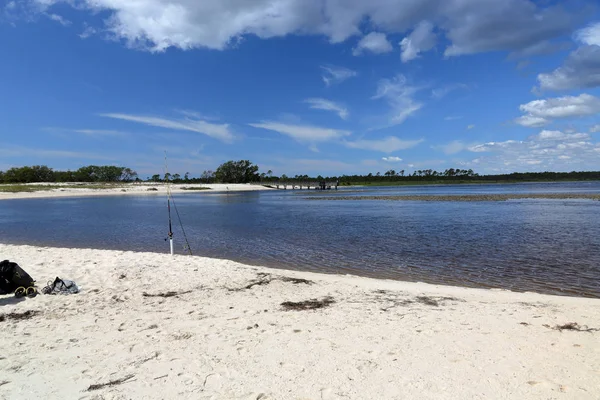 Bucht mit Sandstrand an der Golfküste von Florida — Stockfoto