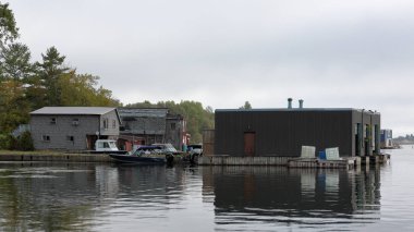 St Lawrence Nehri üzerinde küçük marina
