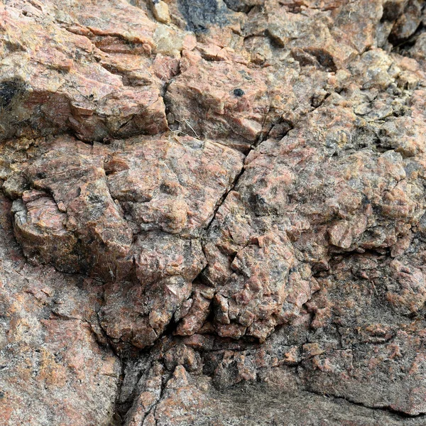 Kırmızı ve siyah granit görünüm birden çok kaya yüzleri ile