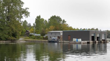 St Lawrence Nehri üzerinde küçük marina