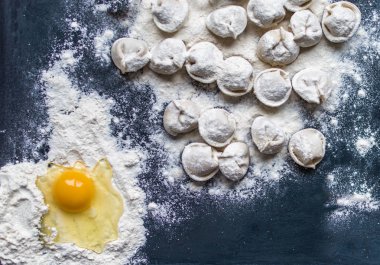 Üstten Görünüm mantı pişirme