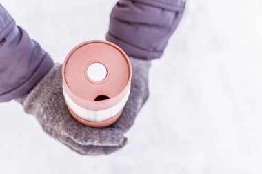 termos adam yakın kar karşı elinde