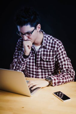 Bilgisayarda çalışan Office Programcı