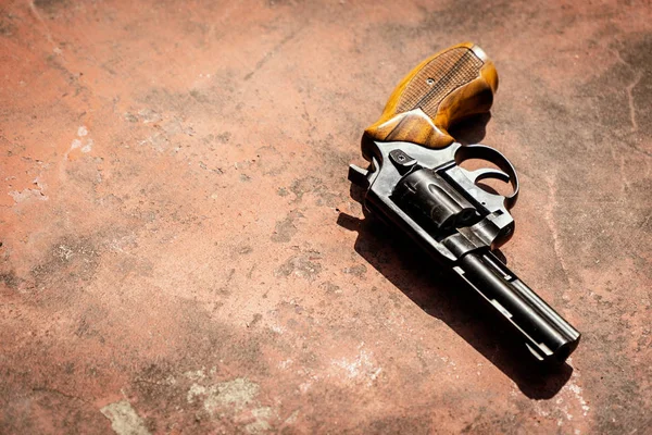 tabanca üzerinde beton kırmızı backgroound