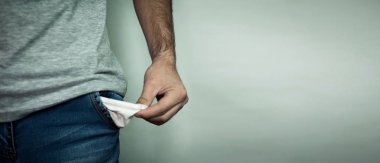 Adam boş cep. Para yok